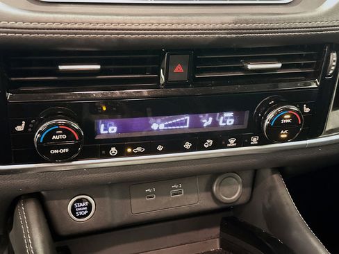 Used 2023 Nissan Rogue SL image 23