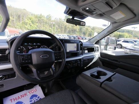 New 2026 Ford F250 XL image 5