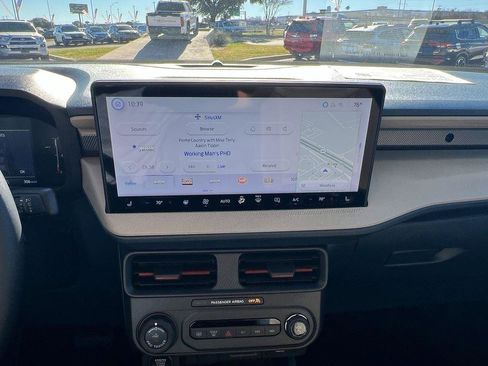 Used 2025 Ford Maverick Lariat image 22