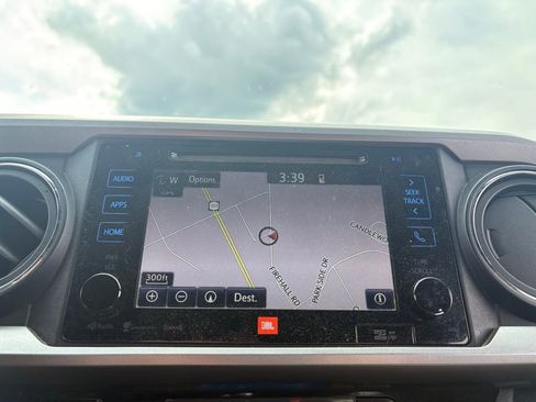 Used 2017 Toyota Tacoma Limited w/ Tow Package image 4