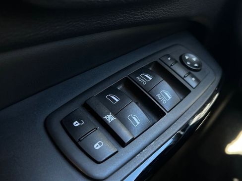 Used 2023 Jeep Cherokee Altitude Lux image 34