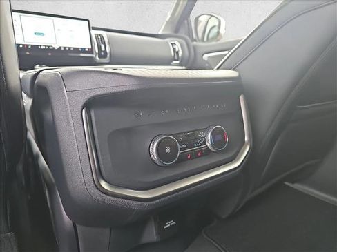 New 2026 Ford Expedition Max Platinum image 11