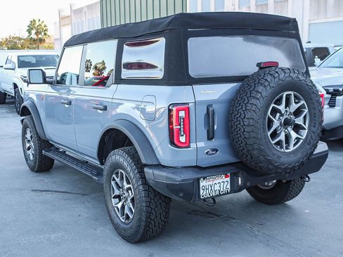 Used 2023 Ford Bronco Badlands image 7