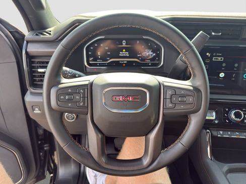Used 2025 GMC Sierra 2500 AT4 w/ AT4 Premium Plus Package AWD/4WD image 10