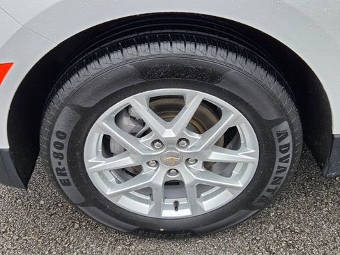Used 2024 Chevrolet Equinox LT FWD image 19