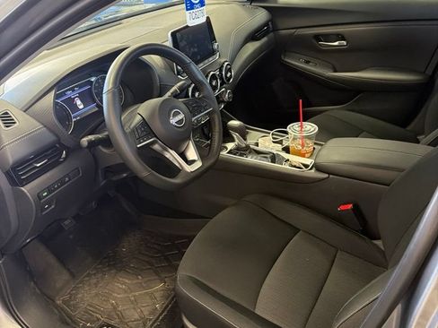 Used 2025 Nissan Sentra SV w/ All-Weather Package FWD image 2