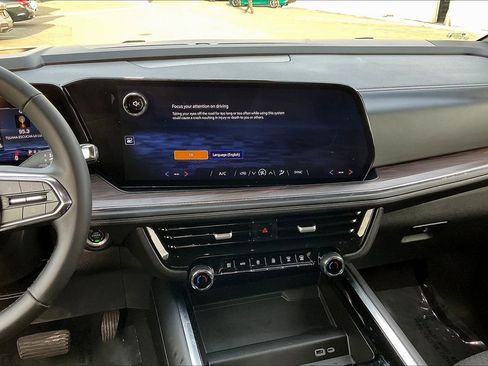 Used 2025 Chevrolet Tahoe LS image 5