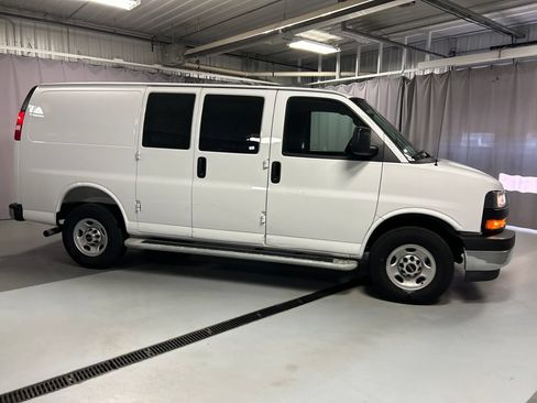Used 2025 GMC Savana 2500 w/ Driver Convenience Package RWD image 8
