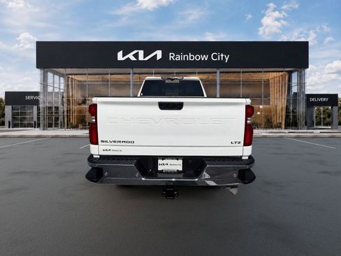 Used 2020 Chevrolet Silverado 2500 LTZ w/ LTZ Premium Package AWD/4WD image 5