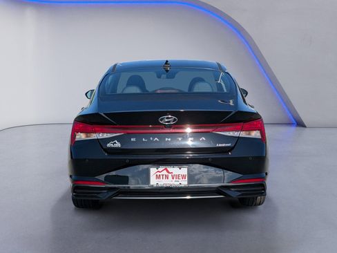 Used 2022 Hyundai Elantra Limited w/ Cargo Package FWD image 8