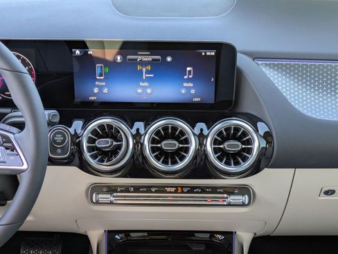 Certified 2025 Mercedes-Benz GLA 250 image 30