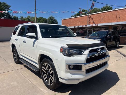 Used 2018 Toyota 4Runner Limited AWD/4WD image 4
