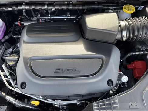 New 2026 Chrysler Pacifica Select image 32