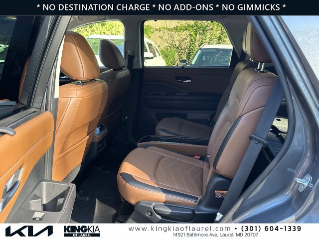 Used 2022 Nissan Pathfinder Platinum w/ Cargo Package AWD/4WD image 22
