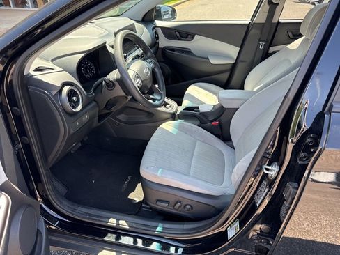 Used 2023 Hyundai Kona SEL FWD image 12