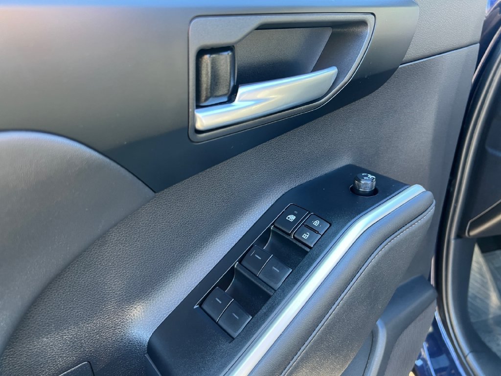 Used 2026 Toyota Highlander XSE AWD/4WD image 12