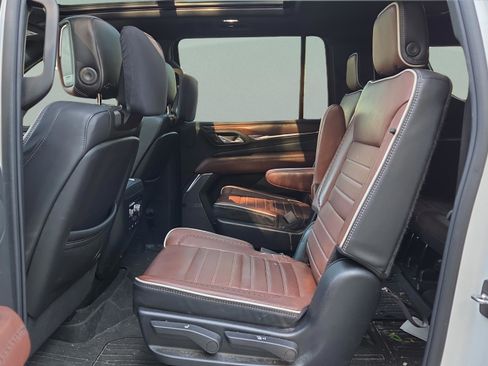 Used 2023 GMC Yukon XL Denali Ultimate w/ LPO, Floor Liner Package AWD/4WD image 11