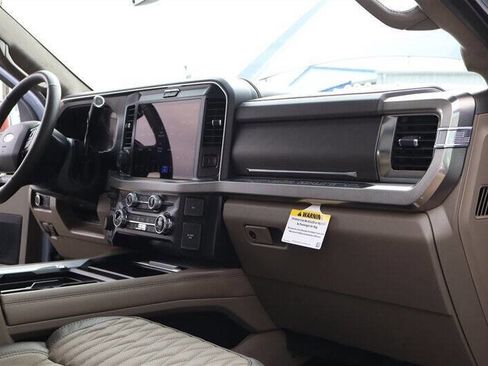 Used 2025 Ford F450 Platinum w/ Platinum Plus Package image 31