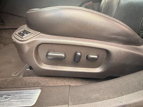 Used 2013 Ford Taurus Limited FWD image 27