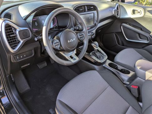 Used 2024 Kia Soul LX w/ Option Group 015 image 17