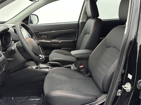 Used 2025 Mitsubishi Outlander Sport SE image 12