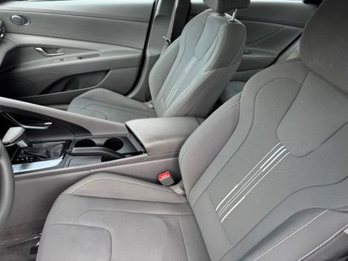 Used 2023 Hyundai Elantra SEL FWD image 6