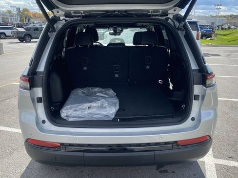 New 2025 Jeep Grand Cherokee Altitude w/ Trailer Tow Package image 7