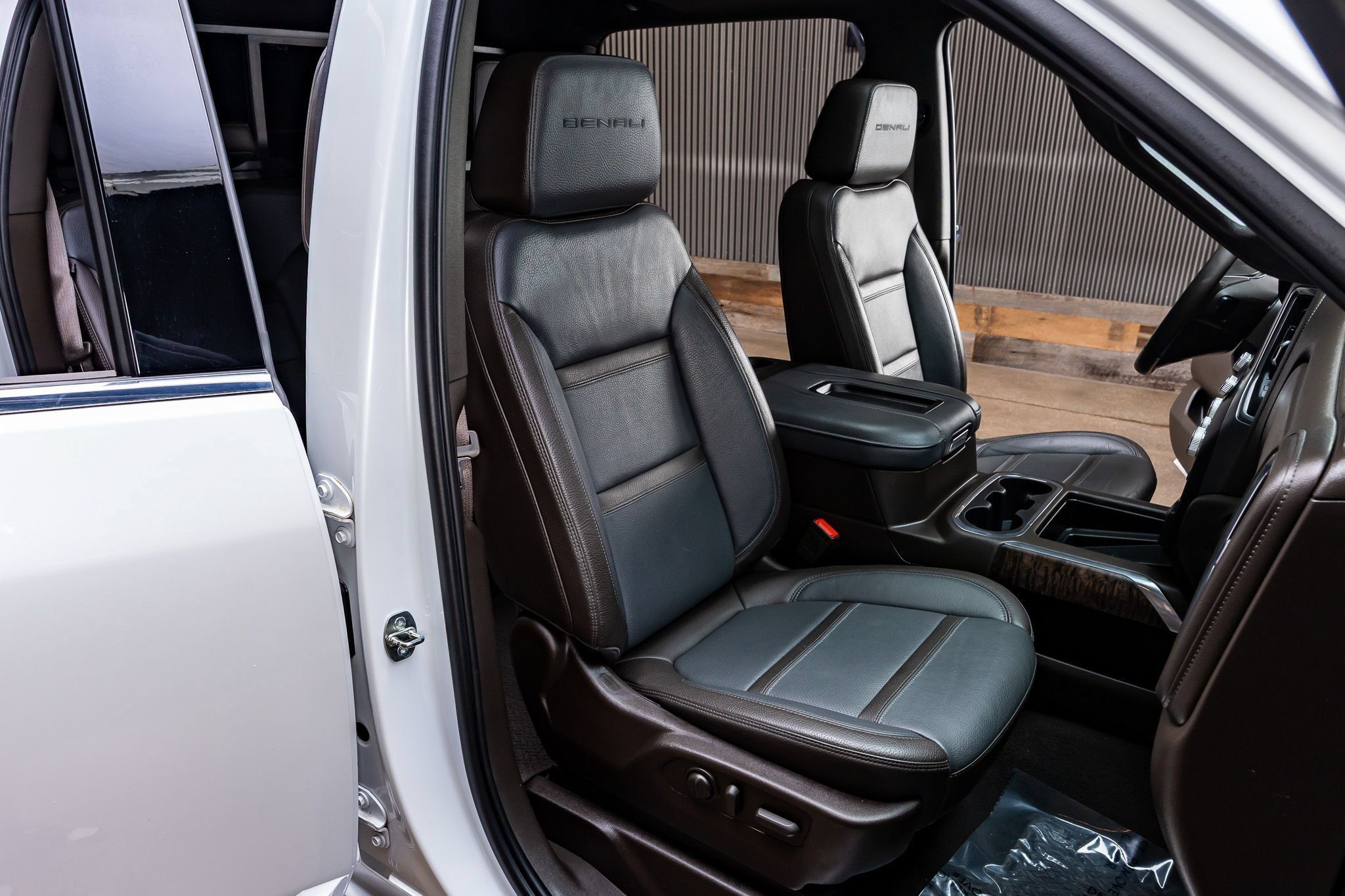 Used 2021 GMC Sierra 2500 Denali w/ Denali Ultimate Package AWD/4WD image 31