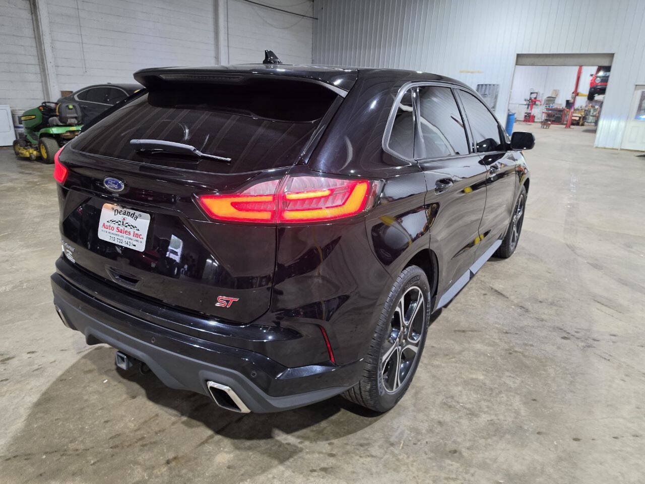 Used 2019 Ford Edge ST w/ Convenience Package AWD/4WD image 10
