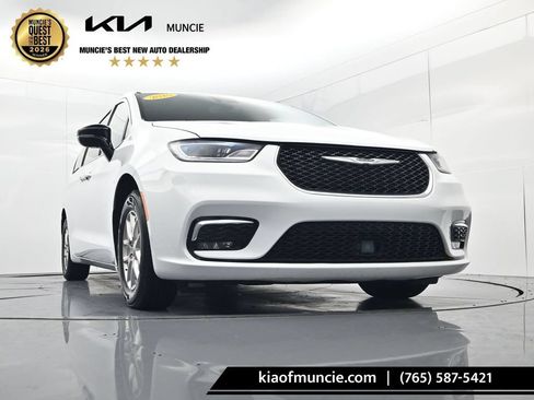 Used 2025 Chrysler Pacifica Select FWD image 34