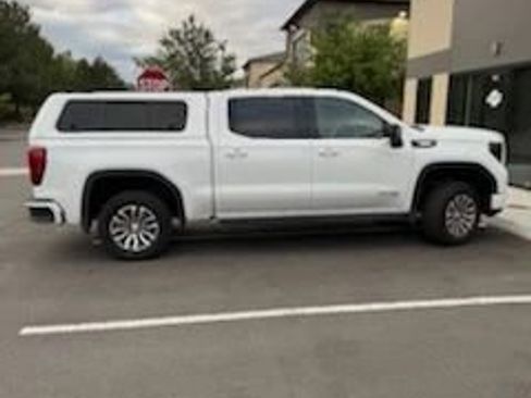 Used 2023 GMC Sierra 1500 AT4 w/ AT4 Premium Package AWD/4WD image 9