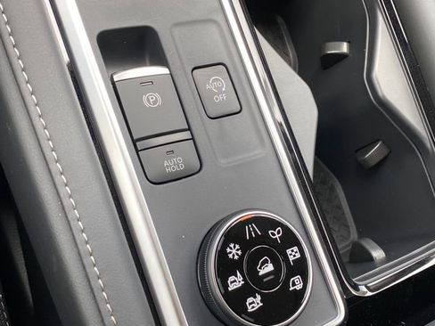 New 2026 Nissan Pathfinder SL AWD/4WD image 19
