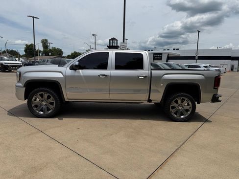 Used 2018 GMC Sierra 1500 Denali w/ Denali Ultimate Package AWD/4WD image 8