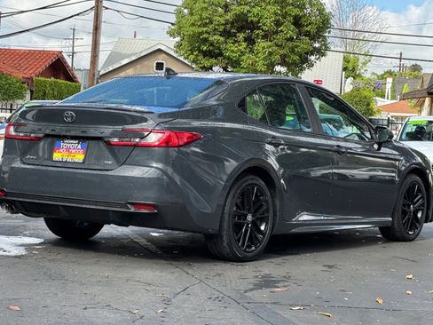 Certified 2025 Toyota Camry SE FWD image 4