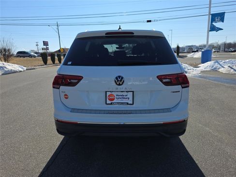 Used 2022 Volkswagen Tiguan SE image 5
