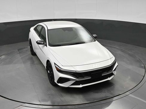 New 2026 Hyundai Elantra Sport FWD image 25