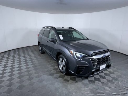 Used 2023 Subaru Ascent Premium w/ Convenience Package image 2