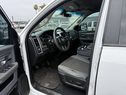 Used 2019 RAM 1500 Classic SLT AWD/4WD image 6