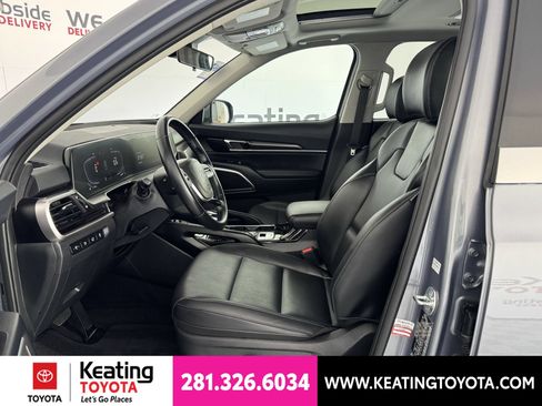 Used 2025 Kia Telluride S AWD/4WD image 14