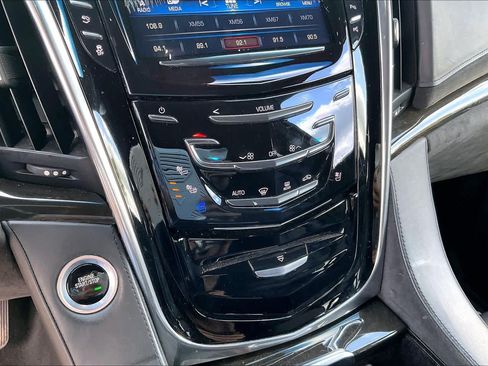 Used 2018 Cadillac Escalade ESV Platinum AWD/4WD image 32