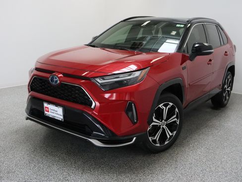 Used 2022 Toyota RAV4 XSE AWD/4WD image 2