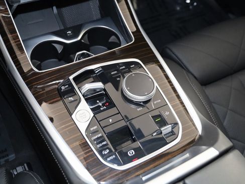 Used 2023 BMW X7 xDrive40i w/ Premium Package image 31