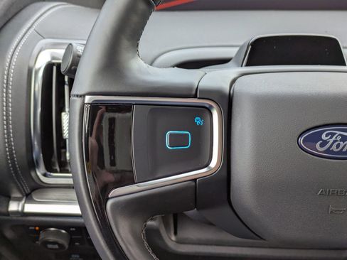 New 2025 Ford Expedition Max Platinum w/ Driver's Package image 24