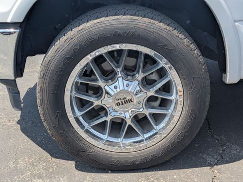 Used 2020 Ford F150 Lariat w/ FX4 Off-Road Package AWD/4WD image 14