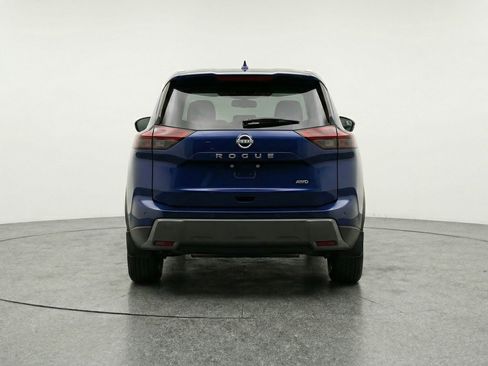 Used 2025 Nissan Rogue SV FWD image 7