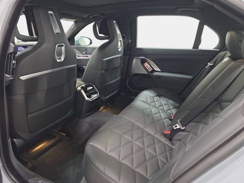 Certified 2025 BMW 740i xDrive AWD/4WD image 10
