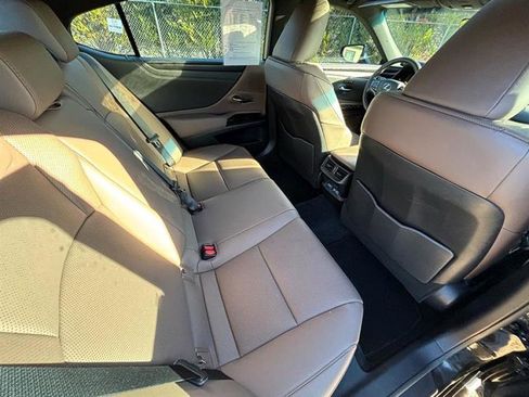 Used 2024 Lexus ES 350 Premium image 40