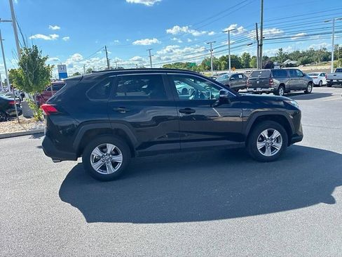 Used 2025 Toyota RAV4 XLE AWD/4WD image 6