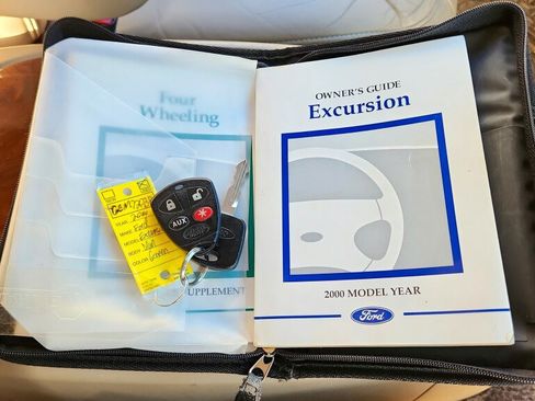 Used 2000 Ford Excursion Limited image 26