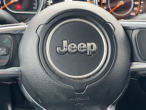 Used 2023 Jeep Gladiator Overland image 5